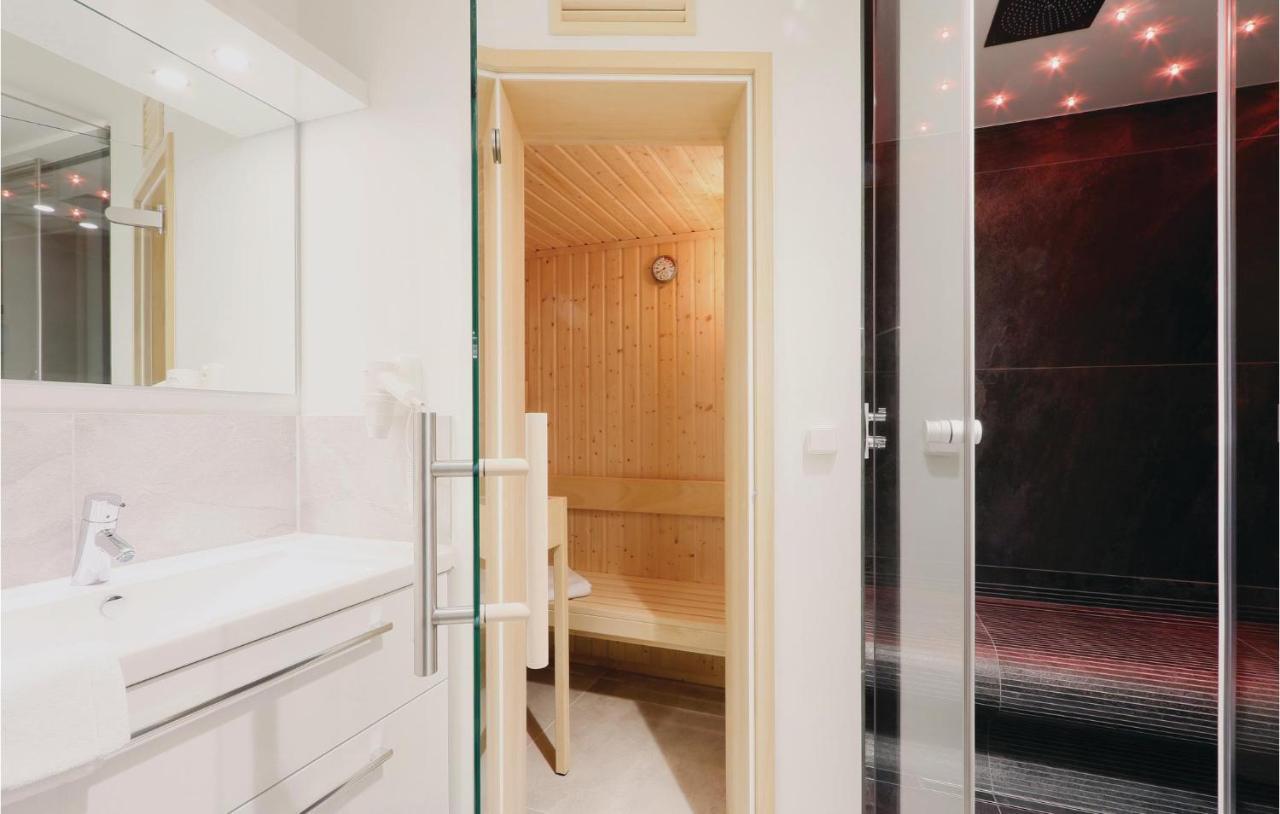 Nice Apartment In Luebeck Travemuende With Sauna Екстер'єр фото